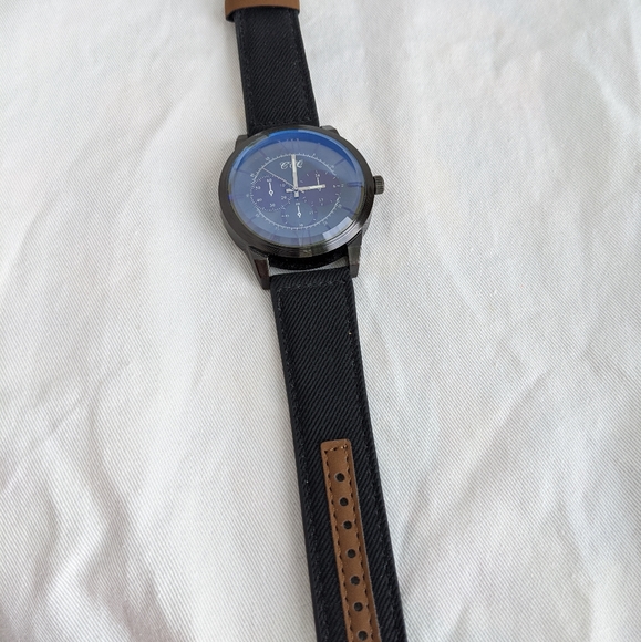 CCQ Watch - Picture 3 of 7